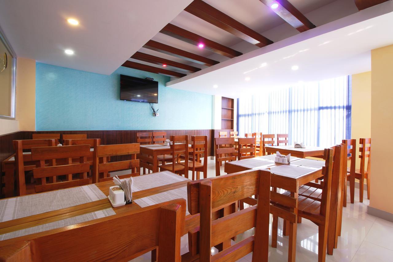 Everest Holiday Inn Catmandu Exterior foto