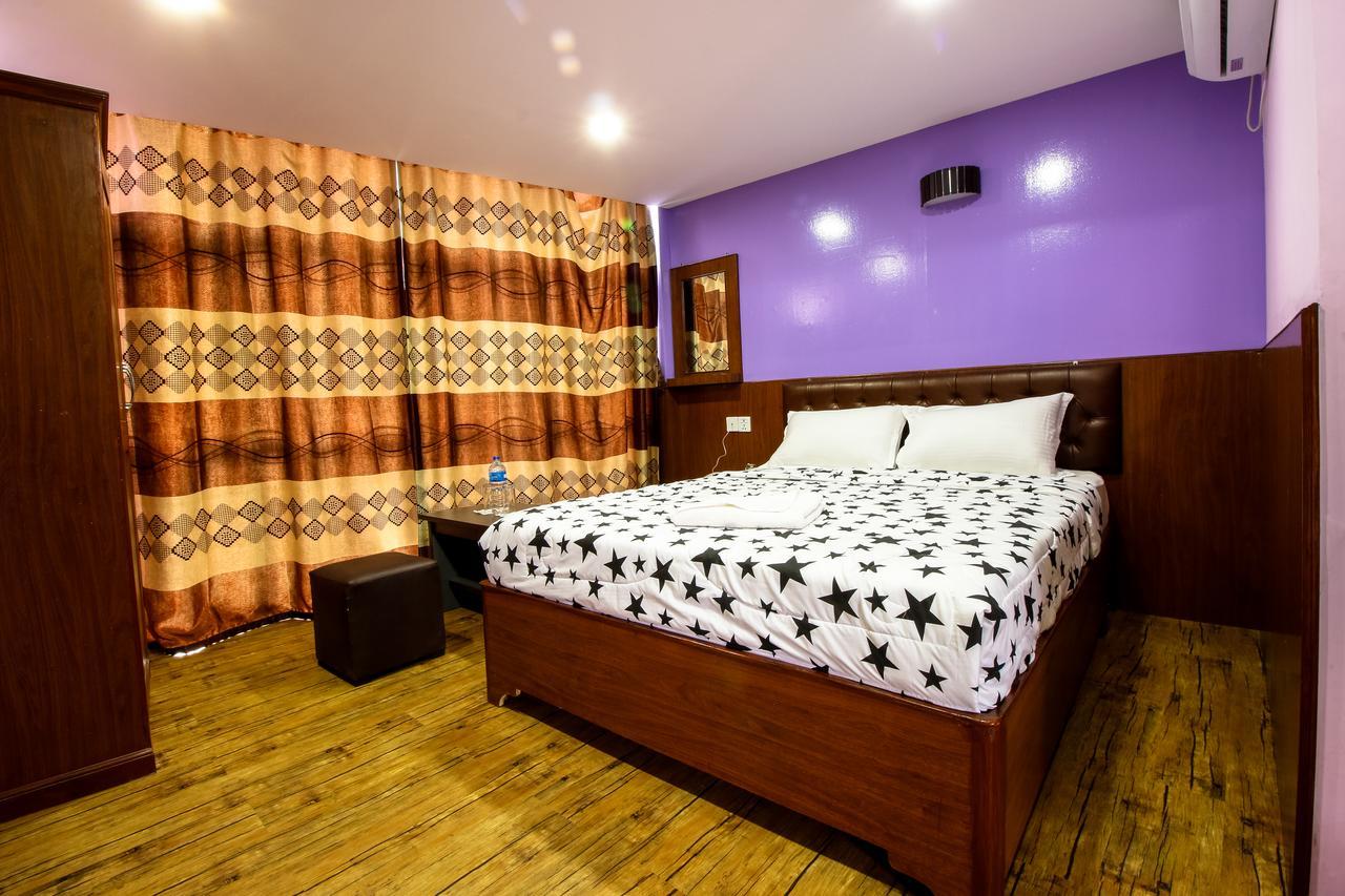 Everest Holiday Inn Catmandu Exterior foto